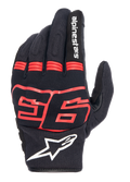 Alpinestars MM93 Losail V2 Gloves, guanti da moto racing, nero con rosso fluo, grafica Marc Marquez 93, logo Alpinestars bianco, dorso in mesh traspirante, pannelli a soffietto sulle dita per flessibilità, stile racing urbano