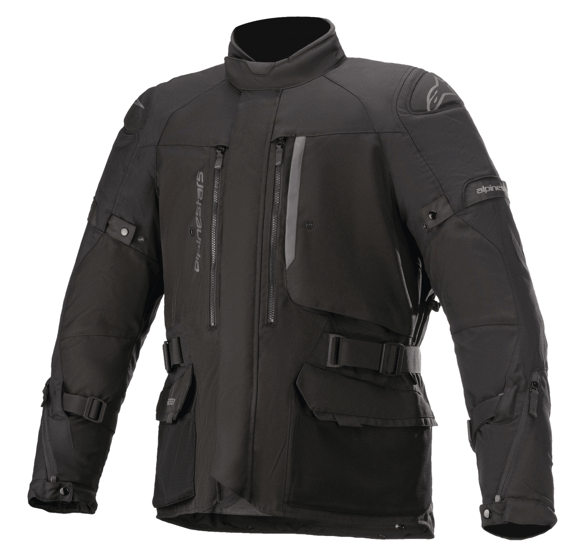Alpinestars Ketchum GORE-TEX Jacket, giacca da moto touring nera, con colletto alto, numerose prese d'aria con zip e ampie tasche cargo, cinturini regolabili su maniche e vita, pannelli rinforzati sulle spalle e robusta struttura in tessuto per la guida adventure