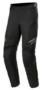 Alpinestars Road Tech GORE-TEX Pants Short, pantaloni da moto touring, neri, costruzione multi-tessuto impermeabile e traspirante, logo riflettente sulla coscia, pannelli rinforzati sulle ginocchia, tasche con zip e cinturini regolabili in vita