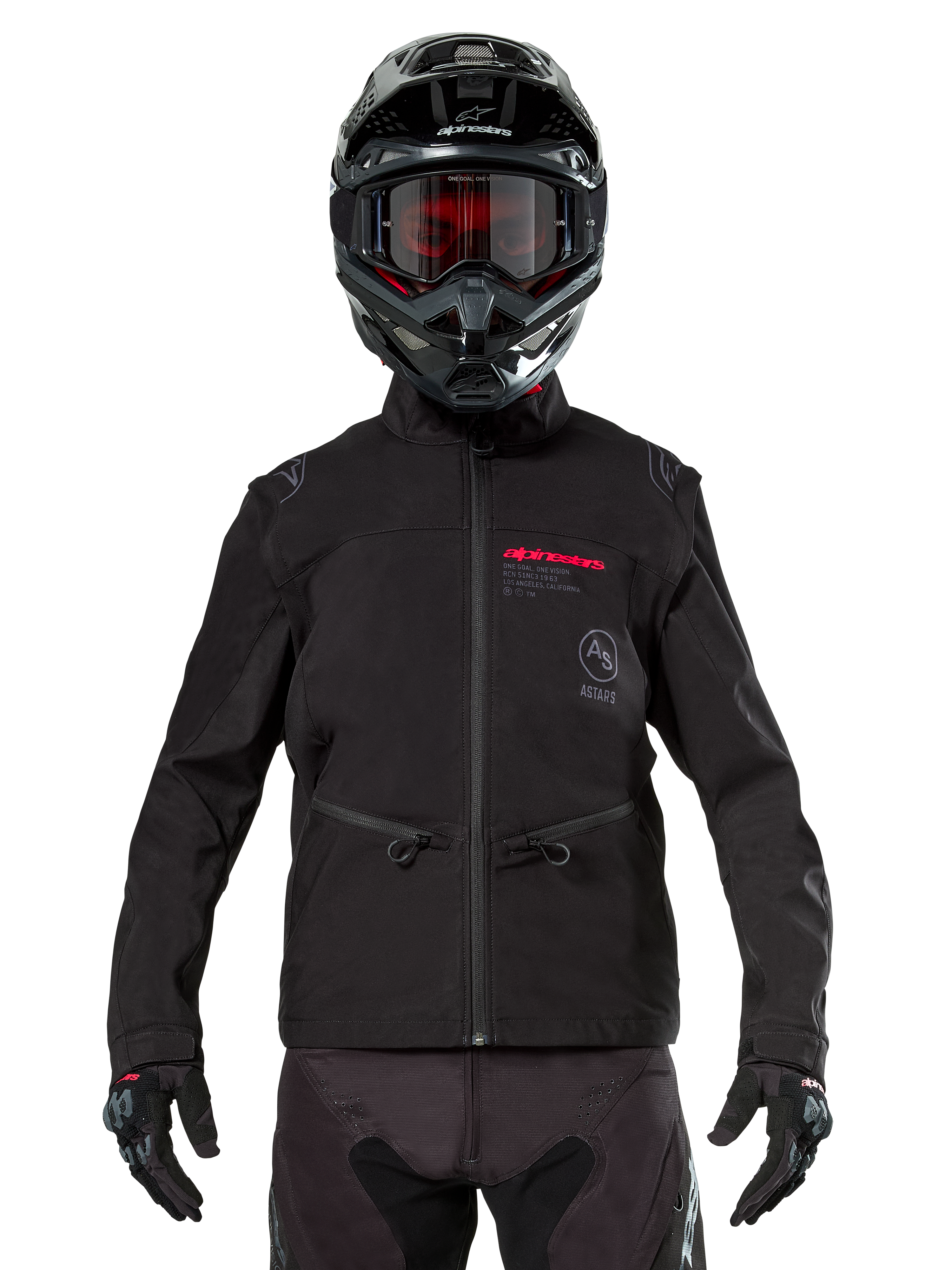 Pilota di motocross che indossa la Giacca Softshell Alpinestars Lite-Dura in nero, con dettagli del logo rossi e grigi sul petto, casco nero con occhiali dalle lenti rosse, guanti e pantaloni neri, vista frontale di abbigliamento tecnico da fuoristrada