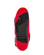 Stivali Alpinestars Tech 10 Enduro, rosso acceso e nero, vista inferiore della suola a doppia mescola specifica per l'enduro, con battistrada ad alta aderenza e inserto centrale nero sostituibile.