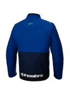 Alpinestars Giacca Softshell Lite-Dura, vista posteriore, navy, blu acceso e bianco, giacca da motociclismo off-road con design a blocchi di colore, grande logo bianco sul bordo inferiore posteriore e piccolo logo sulla parte superiore della schiena
