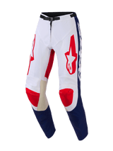 Alpinestars Racer Riway 2026, pantaloni da motocross, bianco, blu e rosso, con loghi Astar rossi sulle cosce, pannelli blu sulla parte inferiore delle gambe, rinforzi interni alle ginocchia in pelle tan e fibbia magnetica nera in vita, design resistente per prestazioni off-road