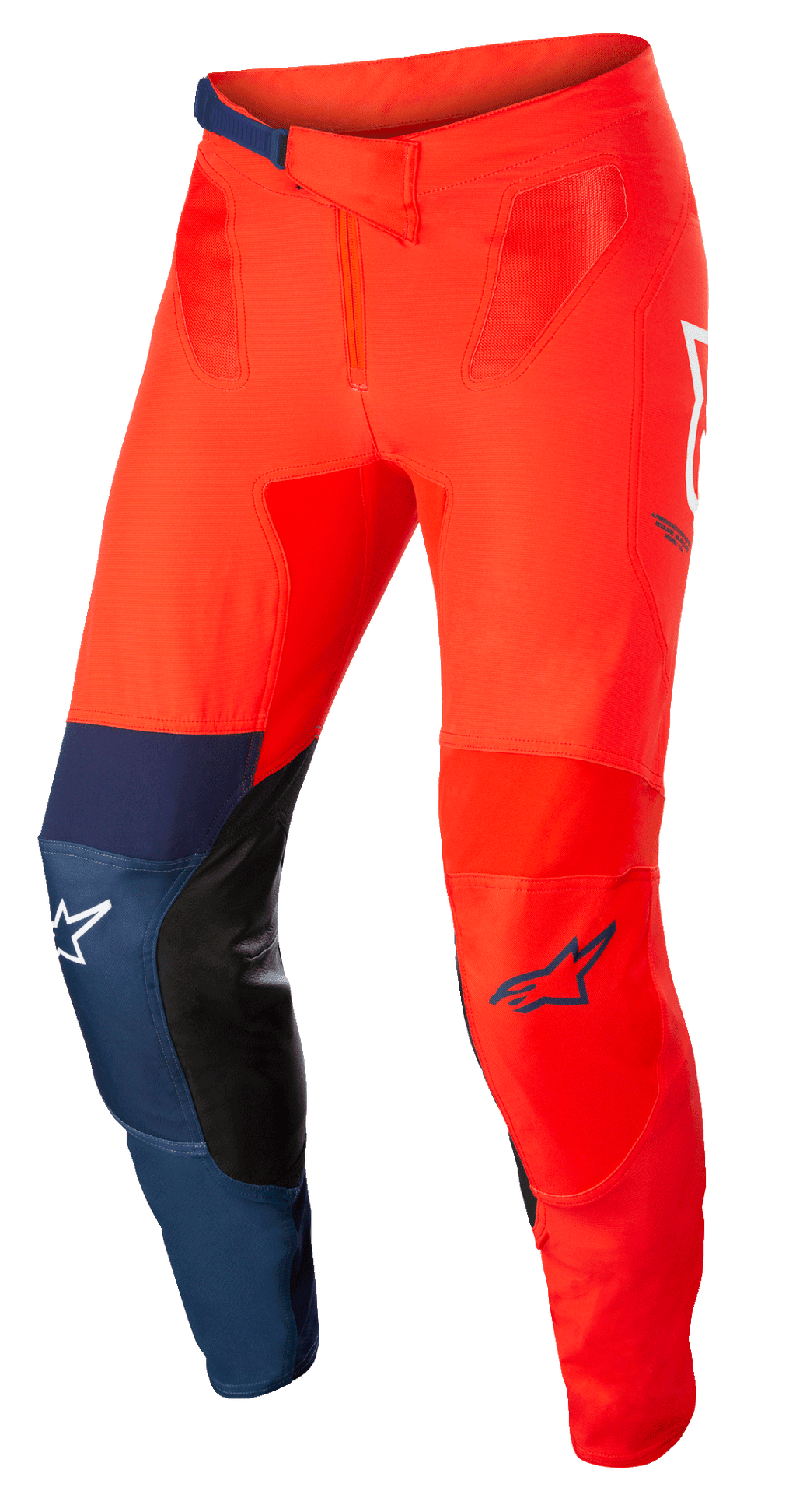 Pantaloni Alpinestars Supertech Blaze, pantaloni da motocross fuoristrada, rosso acceso e blu scuro con accenti bianchi, inserti interni alle ginocchia in pelle nera, chiusura regolabile a cricchetto in vita, loghi Alpinestars bianchi e blu, struttura elasticizzata resistente per motocross.
