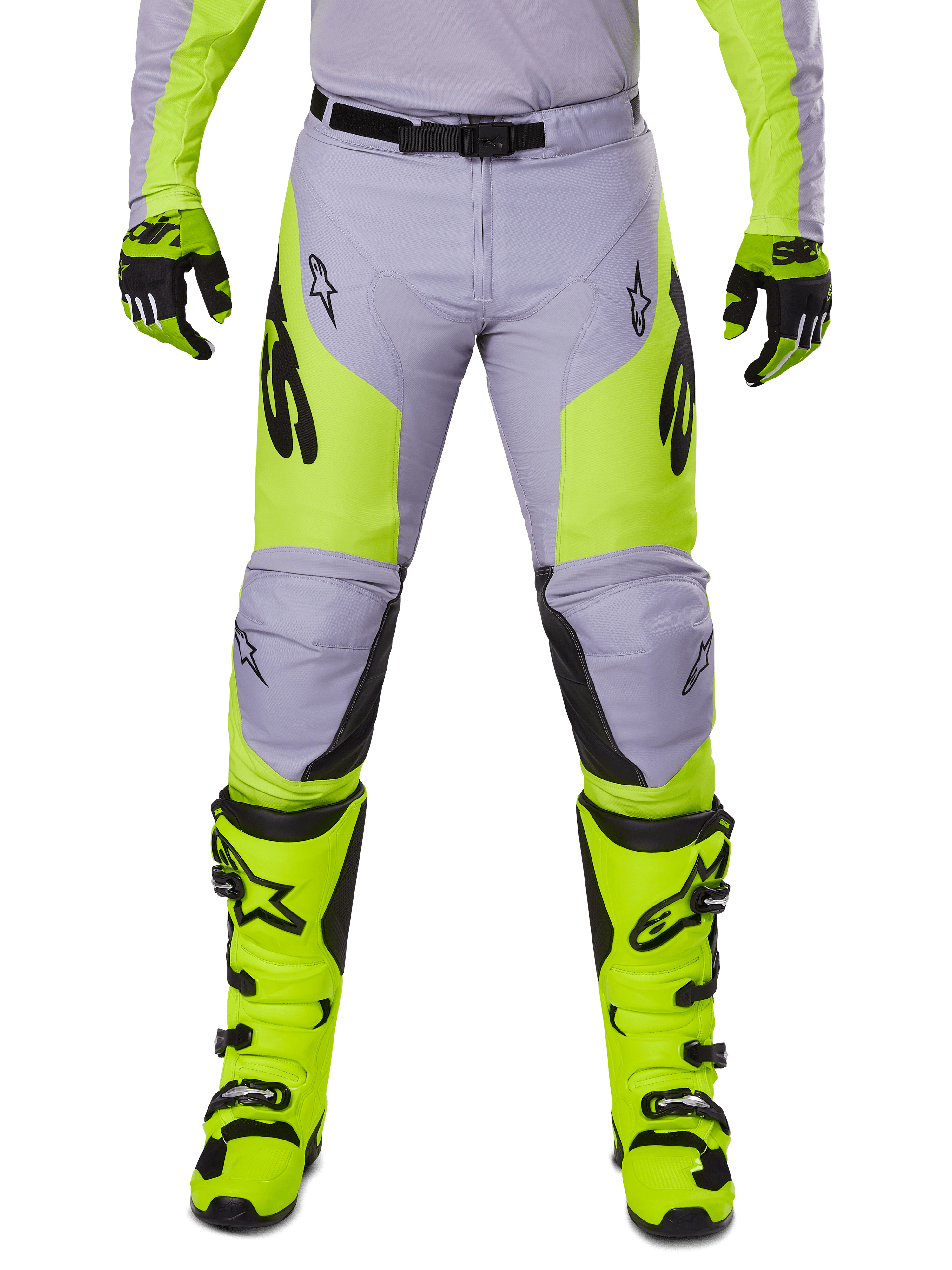 Alpinestars pantaloni Racer Veil 2025, pantaloni da motocross, grigio e giallo fluo, indossati con stivali e guanti giallo fluorescente coordinati, con loghi Alpinestars neri, design ergonomico per il fuoristrada