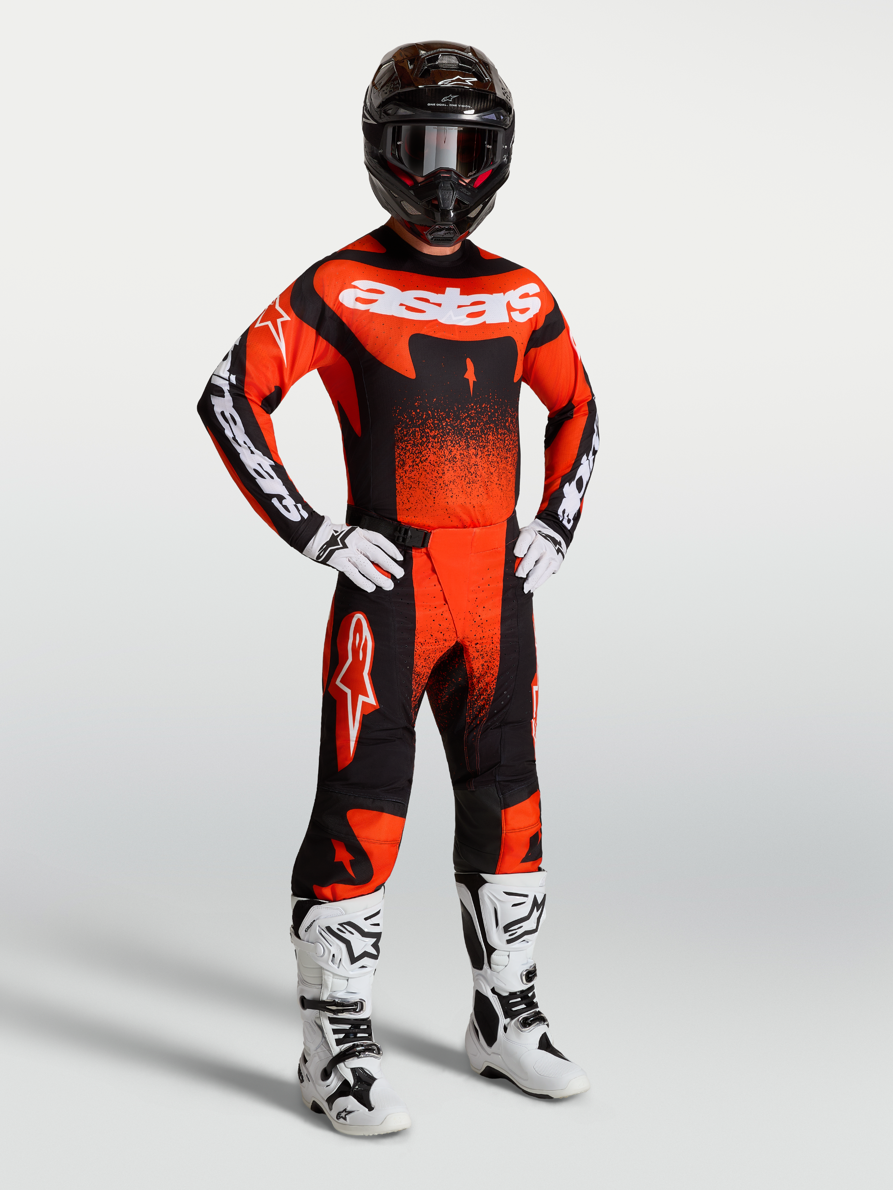 Alpinestars Completo Motocross Techstar Swan, maglia e pantaloni da gara ad alte prestazioni per uomo, rosso cardinale, nero e bianco, kit professionale per motocross ed enduro