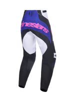 Alpinestars Techstar Knif Pants 2026, pantaloni da motocross, nero, grigio chiaro e viola con loghi rosa, vista posteriore che mostra la costruzione multi-pannello, giogo viola con logo rosa e area della seduta rinforzata per corse fuoristrada
