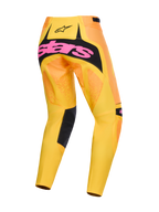 Alpinestars Pantaloni Techstar Nomur 2026, pantaloni da motocross, arancione, giallo e rosa, vista posteriore con grande logo rosa su pannello della seduta nero, design sfumato giallo e arancione con dettagli neri, abbigliamento tecnico da gara off-road