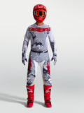Alpinestars Racer Air Lone e Racer Hunt Gear Set, completo da motocross grigio camo e rosso con maglia e pantaloni ventilati.