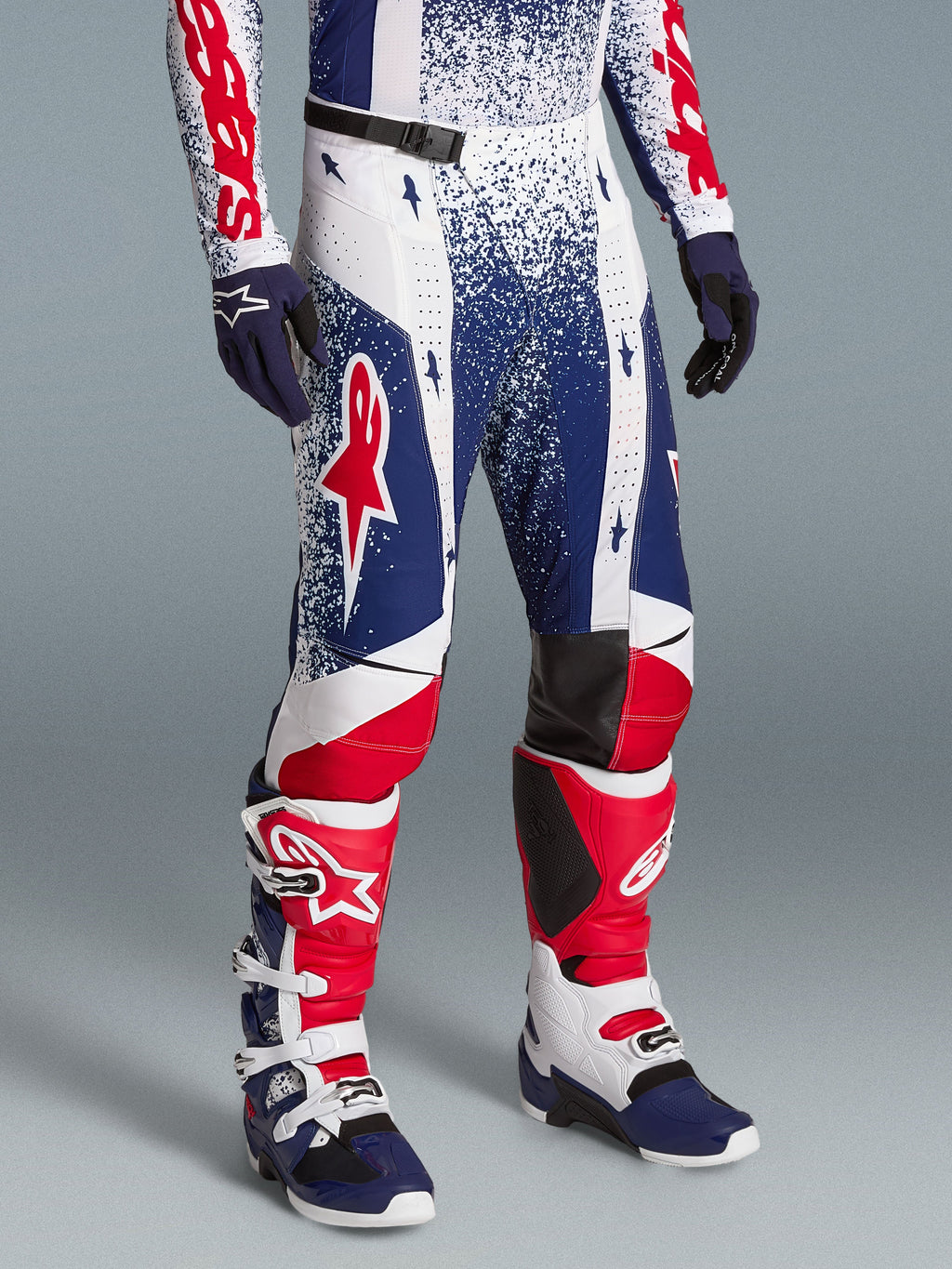 Alpinestars completo Techstar Unity edizione limitata, pantaloni e stivali racing da uomo, rossi, bianchi e blu