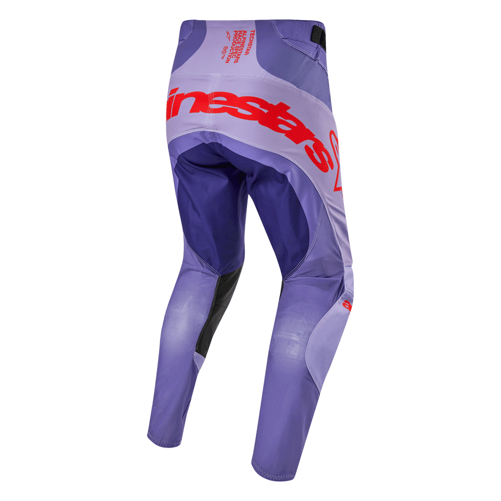 Alpinestars 2024 Techstar Ocuri Pants, pantaloni da motocross, viola con accenti arancione acceso, vista posteriore con logo rosso, equipaggiamento protettivo per fuoristrada