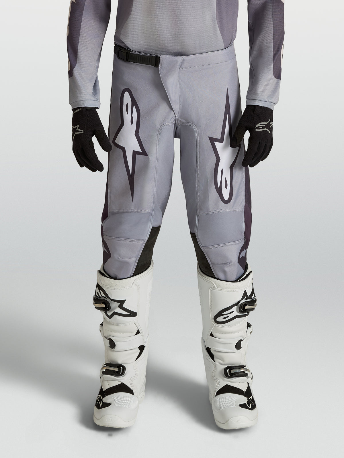 Alpinestars Pantaloni Fluid Amber Ragazzo, pantaloni da motocross grigi e neri, vestibilità sportiva per fuoristrada