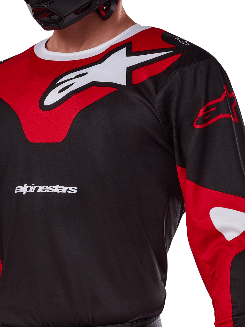 Maglia Alpinestars Racer Veil 2025, maglia da motocross, nero e rosso vivace, primo piano con grande logo Astars bianco su un pannello rosso sul petto, scritta del marchio bianca e tessuto tecnico traspirante.