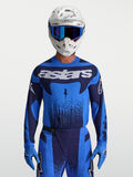Alpinestars Maglia Techstar Swan, maglia motocross uomo blu e blu scuro con logo frontale, vestibilità atletica racing.