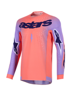 Alpinestars 2026 Supertech Scenz Jersey, maglia da motocross, Hot Coral e viola, con grande marchio 'astars' viola sul petto, loghi a stella sulle maniche e pannelli in mesh traforato per gare fuoristrada ad alte prestazioni.