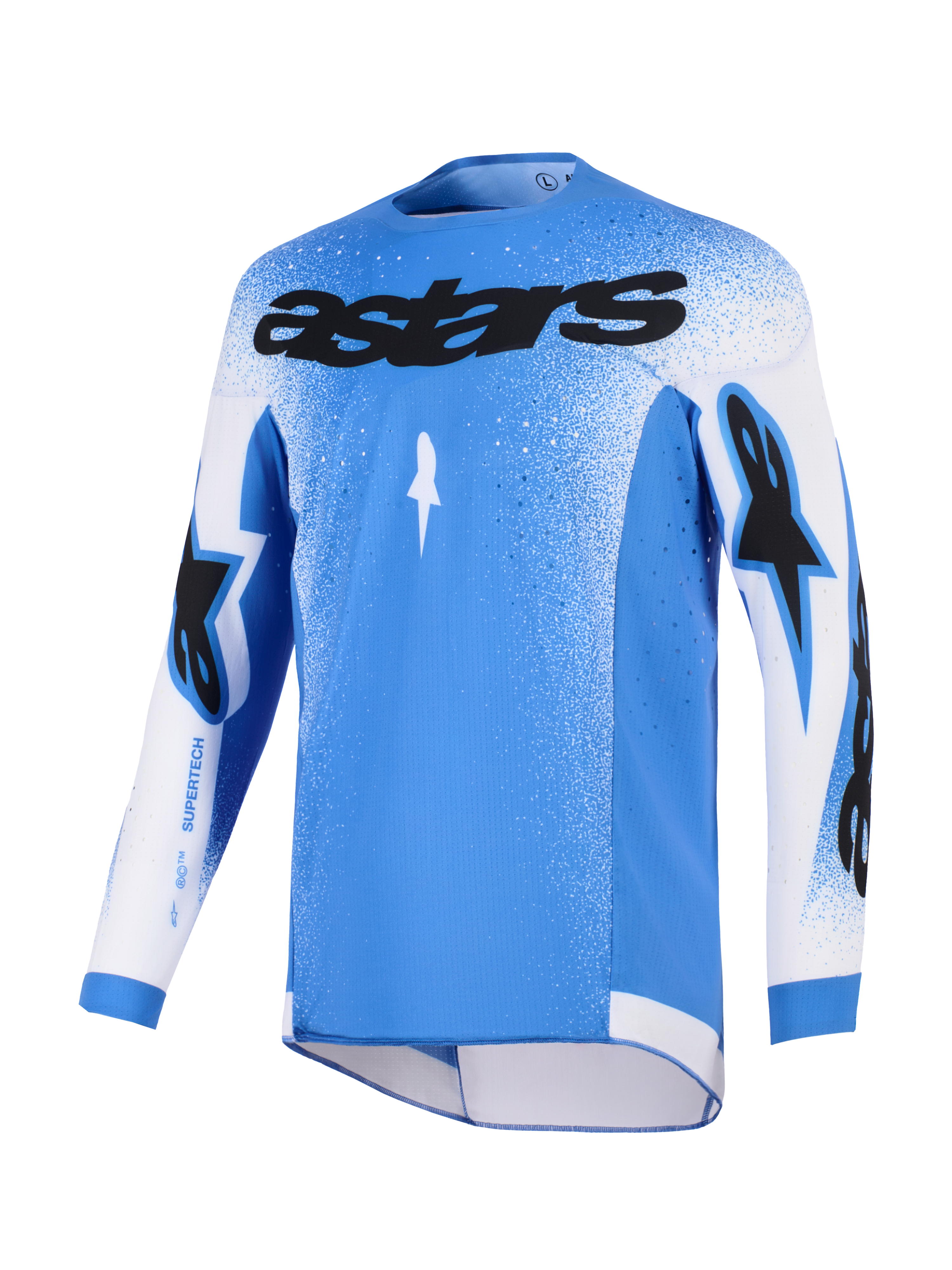 Alpinestars Supertech Scenz Jersey 2026, maglia da motocross, blu UCLA e bianco, logo astars nero sul petto, design con sfumatura puntinata su spalle e maniche, mesh elasticizzato leggero, vestibilità atletica per corse off-road