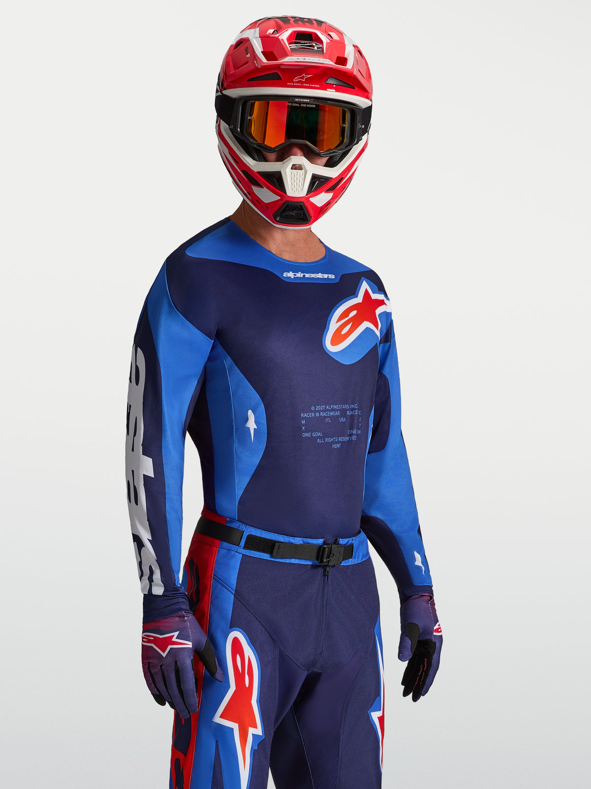 Alpinestars maglia Racer Hunt, maglia da motocross da uomo, blu e rosso, tessuto anti-umidità su modello, per off-road.
