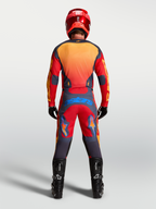 Maglia Alpinestars Racer Hunt, abbigliamento motocross da uomo rosso e grigio, tessuto traspirante, vista posteriore.