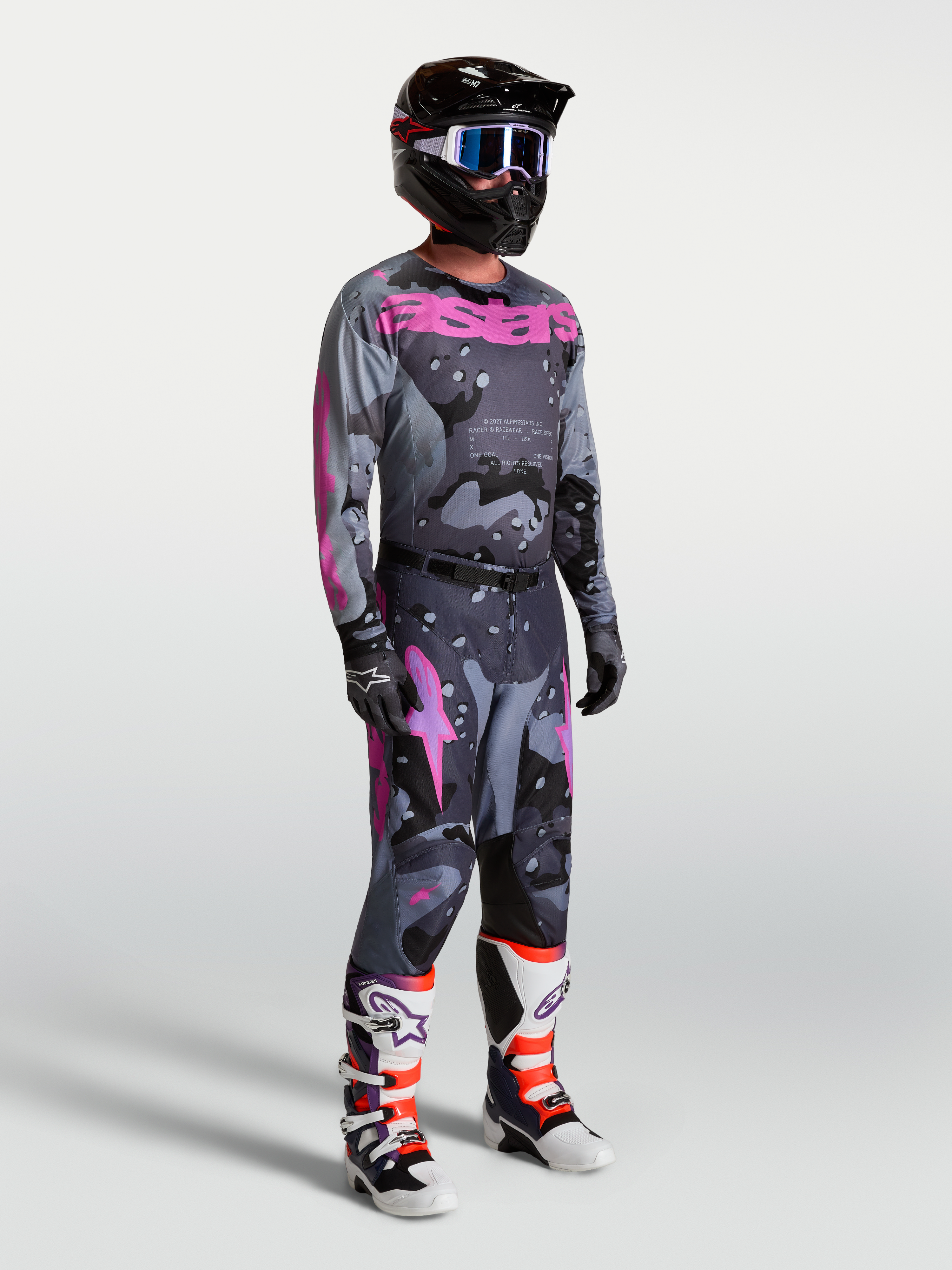 Alpinestars Pantaloni Racer Lone e maglia coordinata, completo da motocross da uomo, grigio mimetico e viola, design ergonomico per performance off-road.
