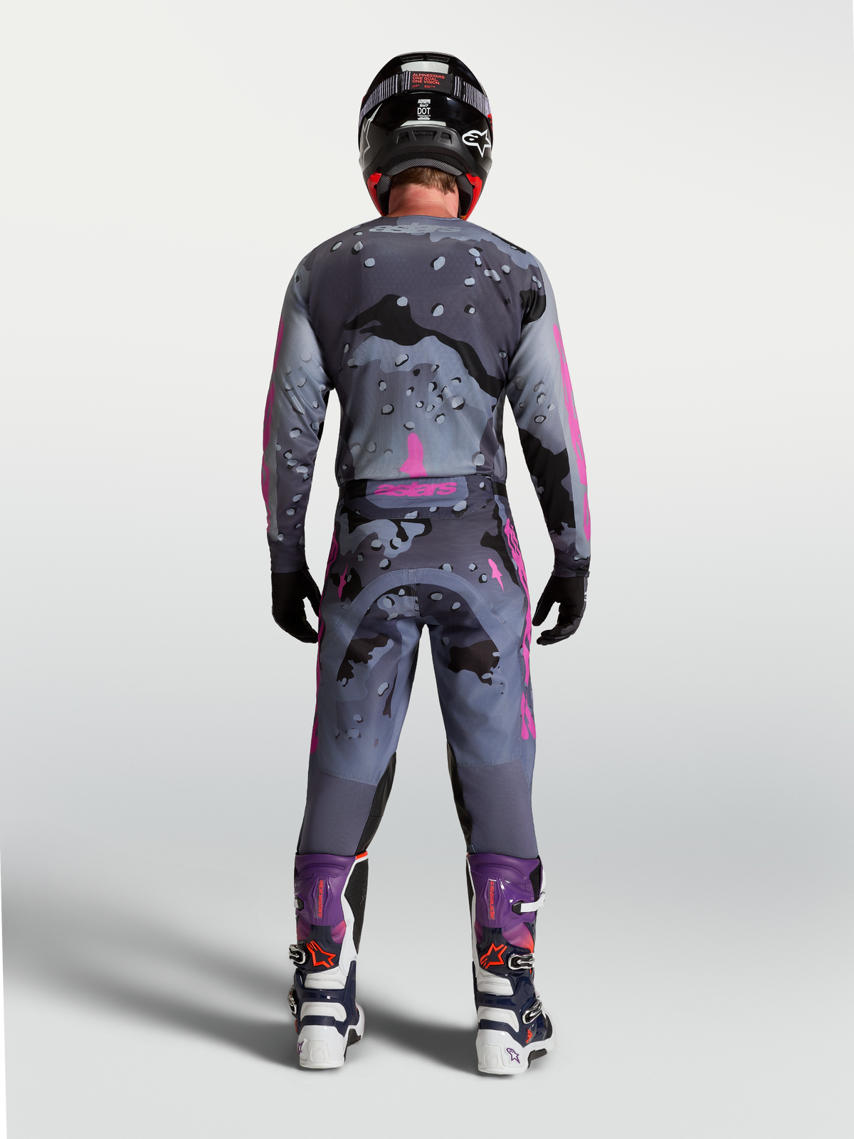 Alpinestars Maglia Racer Lone e Racer Lone Gear Set, completo motocross uomo, grigio mimetico e viola, vista posteriore.
