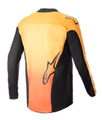 Alpinestars Techstar Sein Jersey 2023, maglia da motocross, nero e arancione vivace, vista posteriore che mostra il retro con sfumatura arancione, pannelli laterali e maniche neri, con grafiche del logo Alpinestars sulla parte bassa della schiena e sulla spalla.