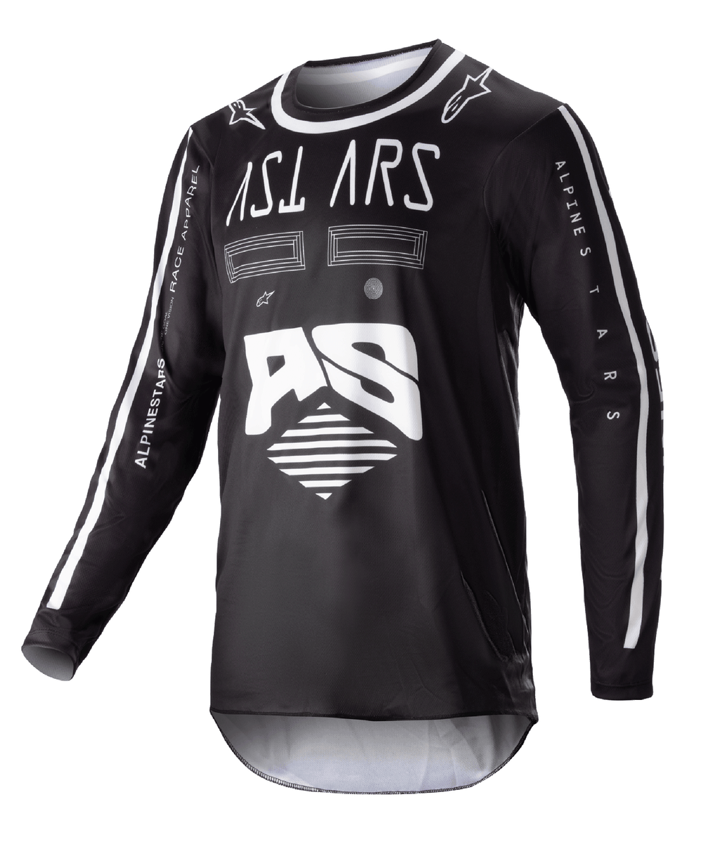 Alpinestars 2023 Racer Found Jersey, maglia da motocross nera a maniche lunghe, grafiche astratte bianche e grande logo AS, marchio ASTARS sul petto, colletto rotondo con bordo bianco, abbigliamento da gara ad alte prestazioni