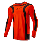 Alpinestars Fluid Lurv Jersey 2024, maglia da motocross, arancione acceso e nero, maniche lunghe con pannelli curvi neri, logo Alpinestars nero sul petto e marchio sul collo, vestibilità sportiva per gare fuoristrada