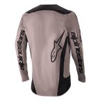Maglia Alpinestars Fluid Lurv 2024, maglia da motocross, Mud Black, vista posteriore con grande logo Alpinestars sulle maniche e sulla parte bassa della schiena, pannelli neri su spalle e fianchi, abbigliamento tecnico per fuoristrada