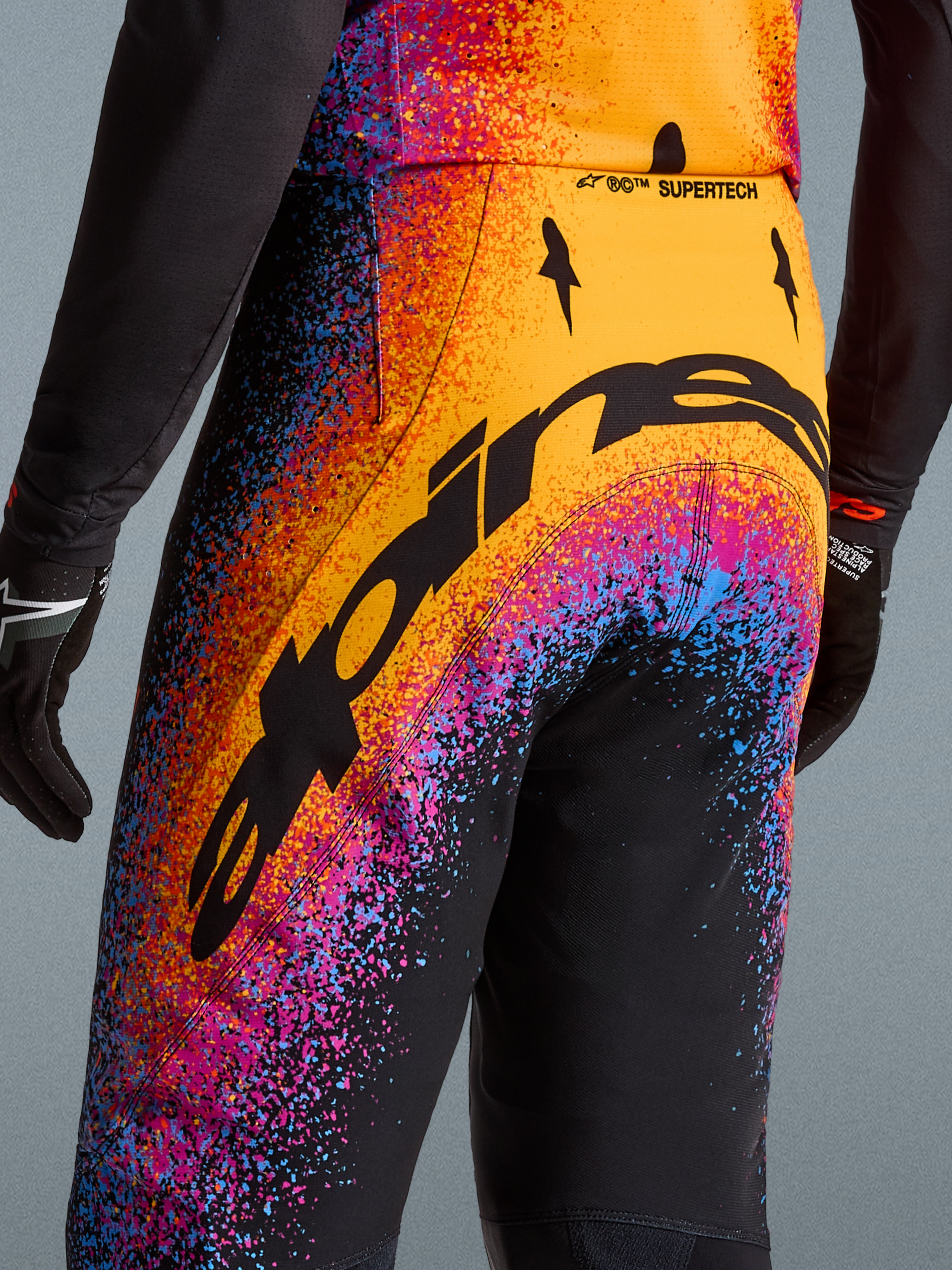 Limited Edition Supertech Black Hole Pantaloni