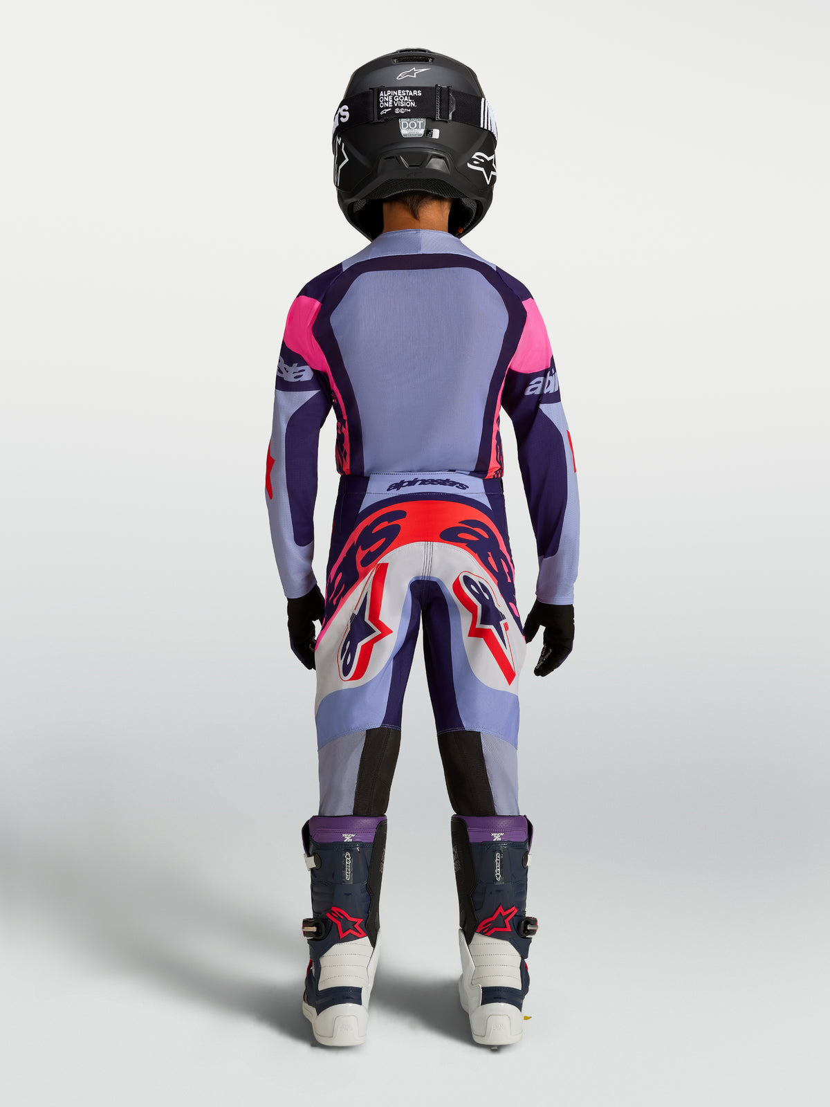 Alpinestars Ragazzo Supertech Dyna Gear Set, completo da motocross viola e rosa con maglia in mesh elasticizzato leggero, vestibilità racing per giovani piloti.