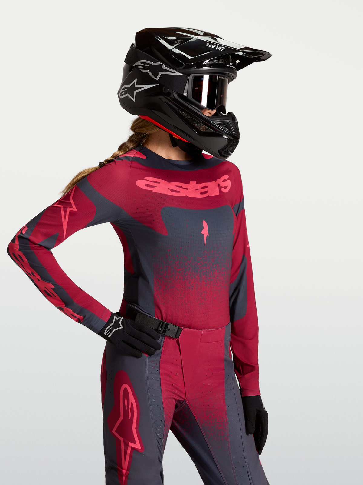 Alpinestars Maglia Stella Techstar Swan, maglia da motocross per donna, rosso e grigio scuro, vestibilità atletica.