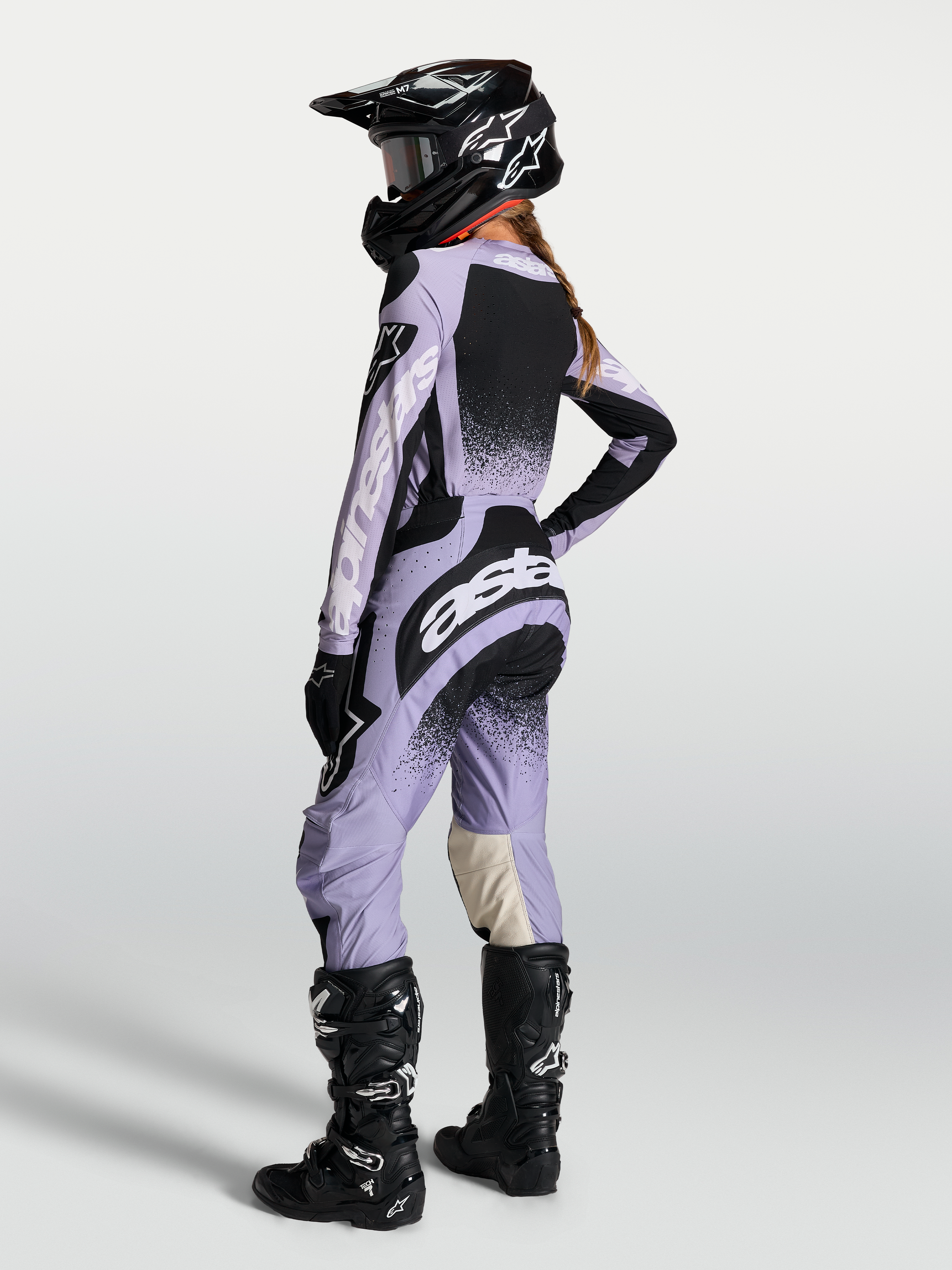 Alpinestars Maglia Stella Techstar Swan e Stella Techstar Swan Gear Set, completo da motocross per donna, viola chiaro e nero, vestibilità atletica per prestazioni off-road.