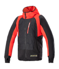 Alpinestars MO.ST.EQ Hybrid Hooded Jacket, nero e rosso flame, felpa tecnica da moto con cappuccio con cerniera frontale angolata, tasca rossa sul petto, motivo a rilievo sul busto e passanti per i pollici, che unisce lo streetwear urbano a un equipaggiamento protettivo da guida