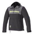 Alpinestars Sherpa Hoodie, felpa tecnica da moto, grigio catrame e nero, logo giallo fluo sul petto, stile anorak con cappuccio e mezza zip, giacca softshell per guida urbana