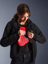 Alpinestars Stella Chrome Superairflow Hoodie, felpa da moto da donna, nero, modella con protezione per il torace Nucleon rossa, costruzione in mesh 3D leggera per guida urbana e sportiva