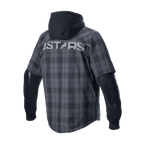 Alpinestars MO.ST.EQ Tartan Shirt, giacca da moto urbana, grigio e nero, vista posteriore con marchio 'ASTARS' sulle spalle, cappuccio nero fisso e protezioni a nido d'ape esposte sui gomiti su maniche lunghe nere