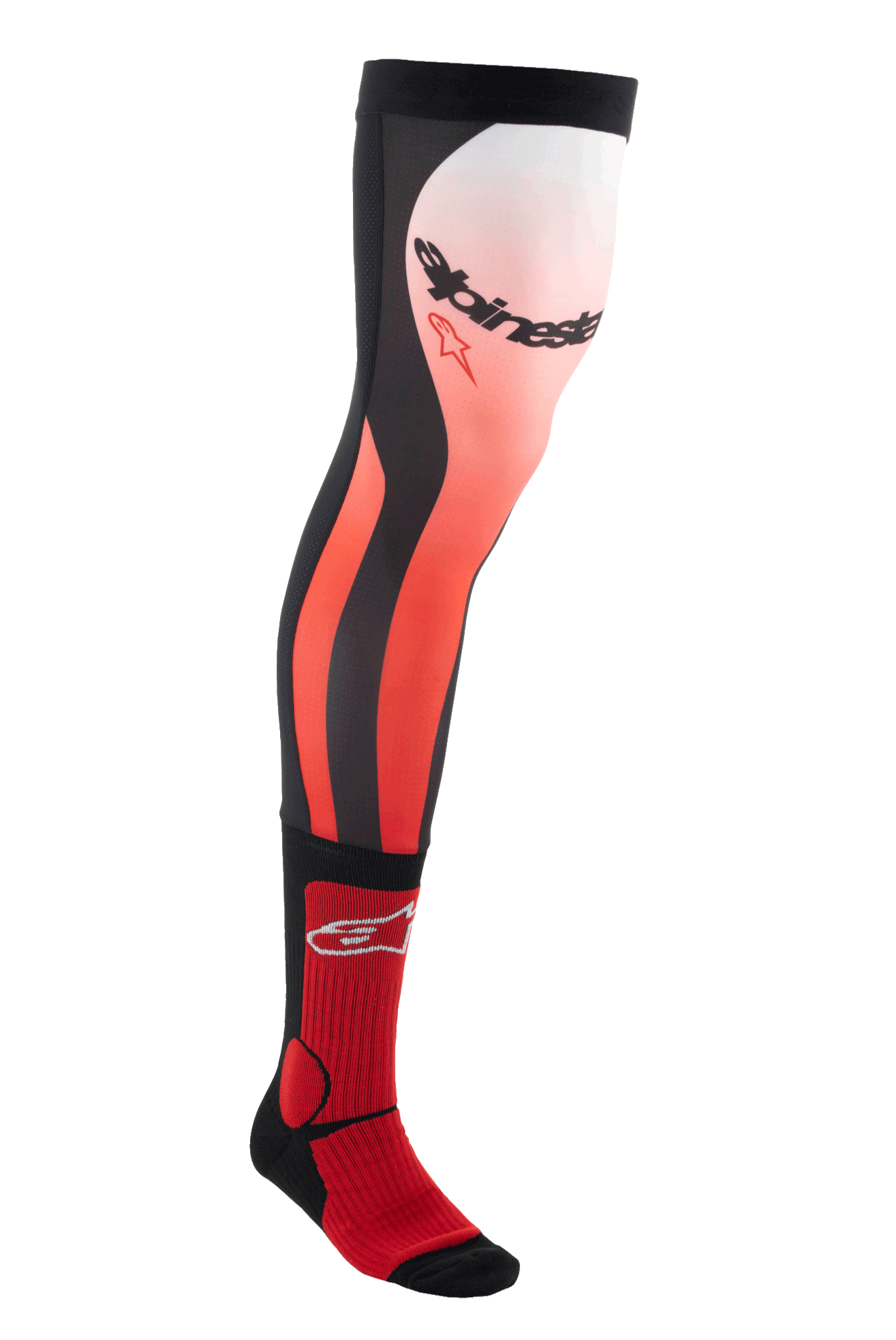 Alpinestars Knee Brace Socks, calze lunghe da motocross, rosso acceso, bianco e nero, design tecnico ad altezza ginocchio con motivo sfumato e logo evidente, texture a coste per una vestibilità sicura, progettate specificamente per l'uso con stivali off-road e ginocchiere