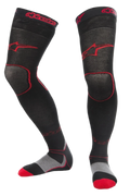 Alpinestars MX Long Tech Thick Socks, calzini da motocross, nero e rosso, lunghezza a metà coscia con loghi rossi, dettagli della suola grigi e rossi, tessuto tecnico per corse fuoristrada e stivali da motocross