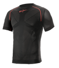 Alpinestars Ride Tech V2 Top Short Sleeve Summer, base layer da moto a maniche corte, nero con dettagli rossi, vestibilità a compressione con pannelli di ventilazione in mesh mappati sul corpo, abbigliamento tecnico per la guida estiva su strada e in pista