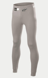 Alpinestars Race V2 Bottom FIA, pantaloni intimo tecnico per auto racing, grigio medio, con logo a stella nero sulla gamba ed etichetta di omologazione FIA in vita, tessuto ignifugo leggero con polsini alle caviglie.