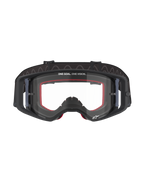 Occhiali Alpinestars Supertech Corp, occhiali da motocross, montatura nera con lente trasparente, imbottitura interna rossa, scritta 'ONE GOAL. ONE VISION.' sulla parte superiore della lente e fascia nera con interno in silicone, occhiali professionali per gare fuoristrada