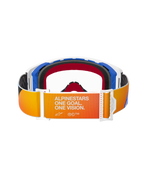 Maschere da motocross Alpinestars Supertech Corp, blu e arancione con lente trasparente, vista posteriore con elastico a sfumatura arancione e gialla, scritta bianca 'ALPINESTARS ONE GOAL. ONE VISION.', fibbie bianche e dettagli blu della montatura