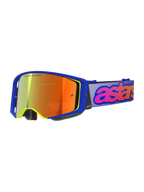 Alpinestars Supertech Vision Vista Goggles, occhiali da motocross, montatura blu con dettagli giallo neon, lente a specchio arancione-rossa, cinturino viola chiaro con logo "astars" rosa e arancione, scritta "ONE GOAL. ONE VISION." sulla lente