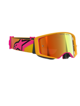 Maschere Alpinestars Supertech Corp Absolute Vision, maschere da motocross, giallo con accenti rosa e lente Mirror Red, caratterizzate da un'ampia fascia rosa e gialla con un grande logo Alpinestars, 'ONE GOAL. ONE VISION.' stampato sulla lente, occhiali da corsa ad alte prestazioni per uso fuoristrada