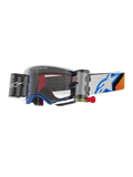 Maschere Alpinestars Supertech Corp Roll Off, maschere da motocross, design blu e arancione, montatura bianca con lente trasparente e sistema roll-off, dotate di contenitori wide vision e logo Astars blu sul cinturino