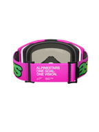 Maschera Alpinestars Vision 8 Vista, maschera da motocross, rosa e giallo fluo, vista posteriore dell'ampia fascia regolabile con branding bianco 'One Goal. One Vision.', montatura rosa con schiuma facciale nera, occhiali off-road ad alte prestazioni