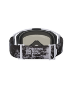 Maschera Alpinestars Vision 8 Lahnd, occhiali da motocross, Iron Camo e Mirror Silver, vista posteriore con fascia regolabile e scritta 'ONE GOAL. ONE VISION.', motivo mimetico con dettagli bianchi e grigi sulla montatura
