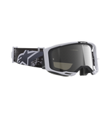 Alpinestars Vision 8 Lahnd Goggles, maschera da motocross, Iron Camo Mirror Silver, montatura grigio chiaro con lente argento a specchio, fascia mimetica nera e grigia con logo Alpinestars bianco, protezione oculare ad alte prestazioni per il fuoristrada