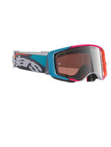 Maschere Alpinestars Supertech Stream, maschere da motocross, montatura grigia con accenti blu e rosa, lente Silver Multi Mirror, fascia teal e grigia con logo bianco, occhiali da corsa fuoristrada ad alte prestazioni