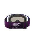 Maschere Alpinestars Vision 8 Corp, vista posteriore, cinturino viola con testo bianco "ALPINESTARS ONE GOAL. ONE VISION.", schiuma facciale grigia modellata in 3D, telaio viola, maschere da motocross ad alte prestazioni
